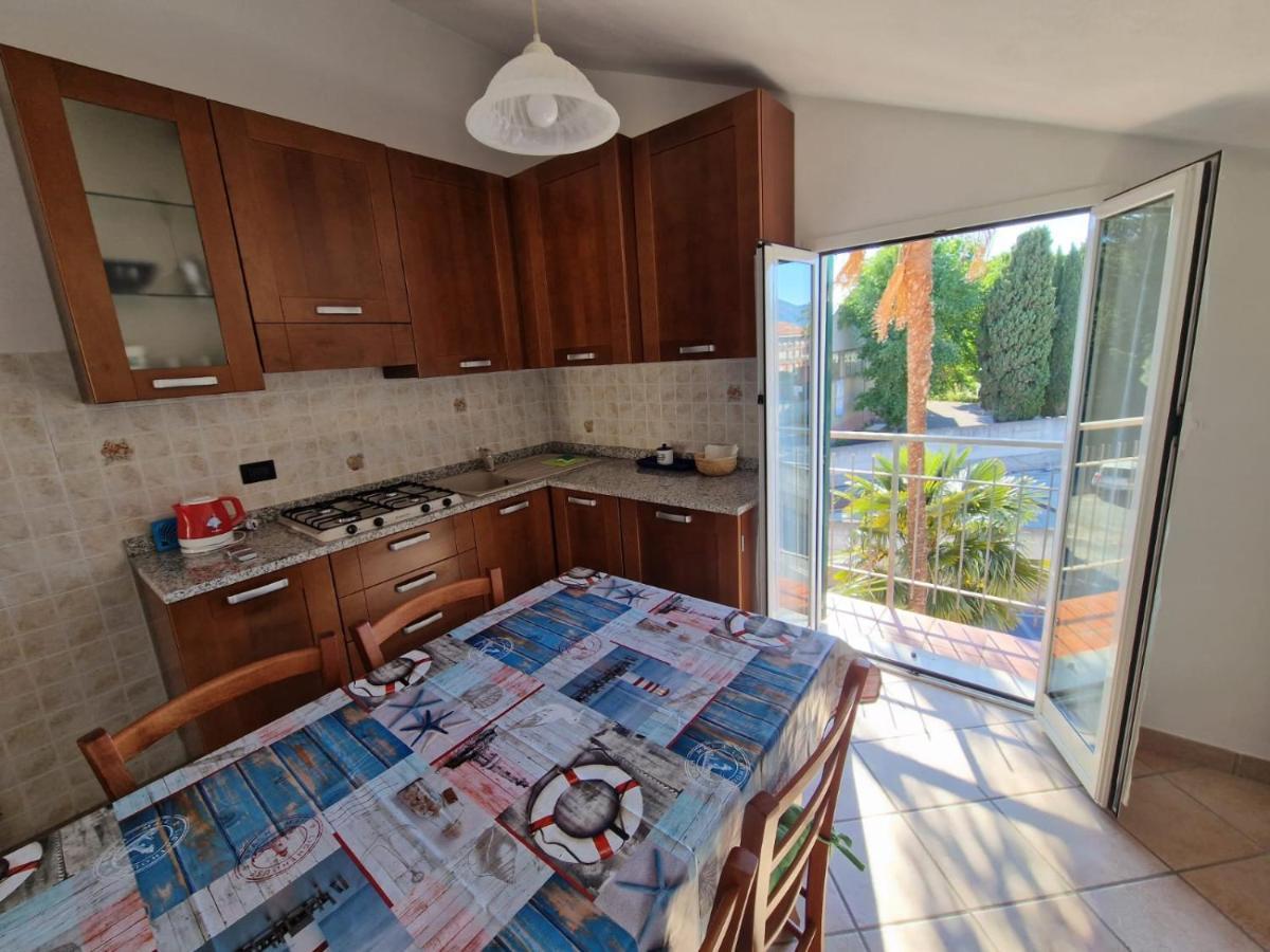 Palm House Apartment Albenga Exterior photo